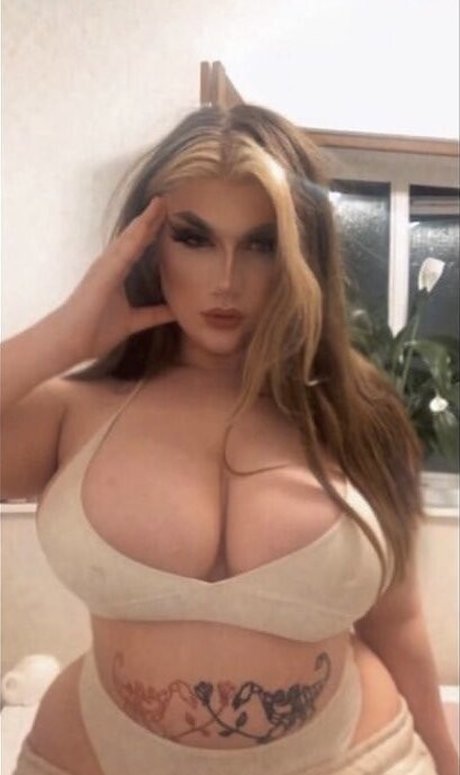 heys0phie pornographic model pics