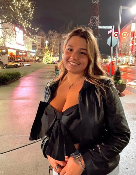 Grace H star naked img