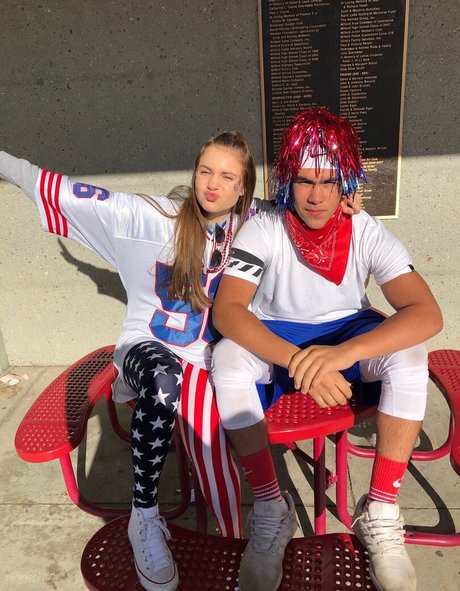 Leah Booth porn model photo