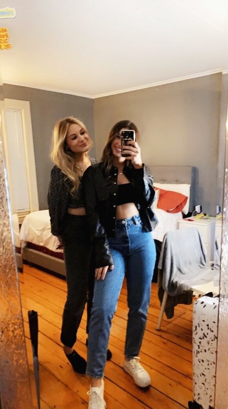 Leah Booth model top photos