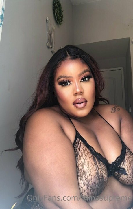 minasupreme model exclusive image