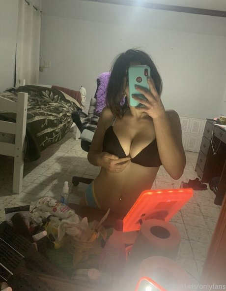 lolitakiwis high quality pornstar pics