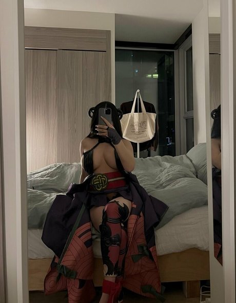 bunnygirlyeona nude model pics