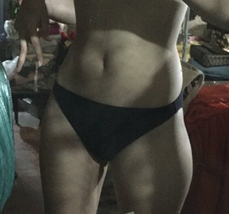 FurarOoO model erotic picture