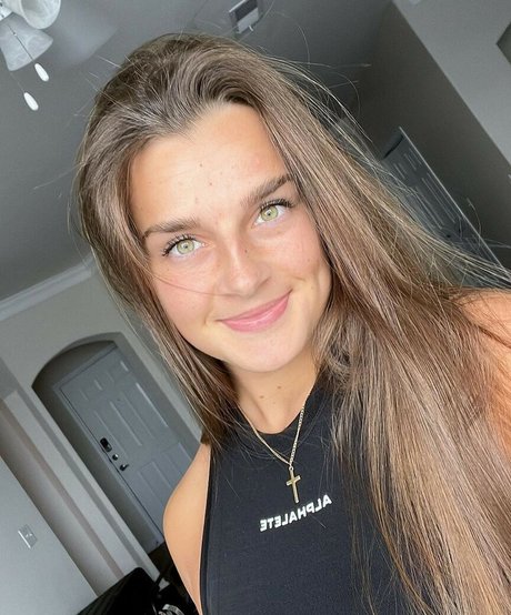 Janelle Jolicoeur top actress photos