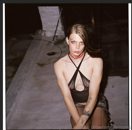 ts drowning lessons model pornographic photos