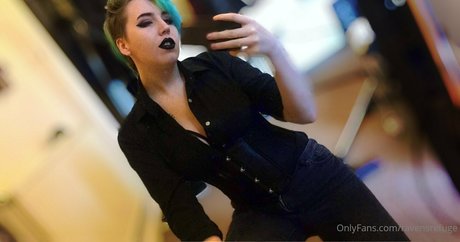 ravensrefuge erotic pornstar photos