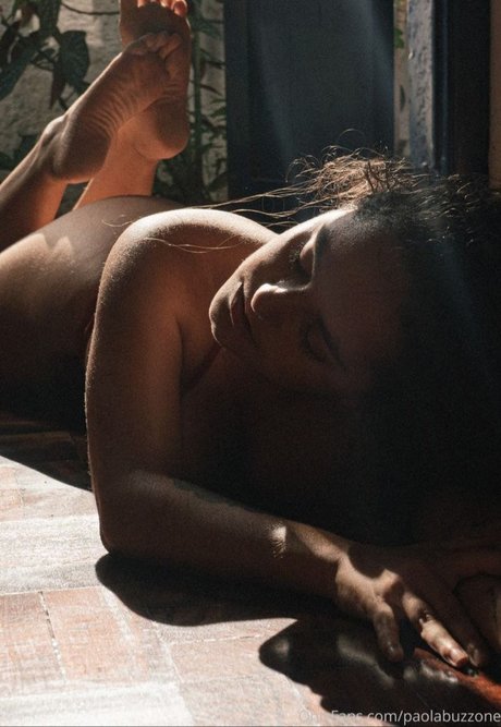 Paola Buzzone model best img