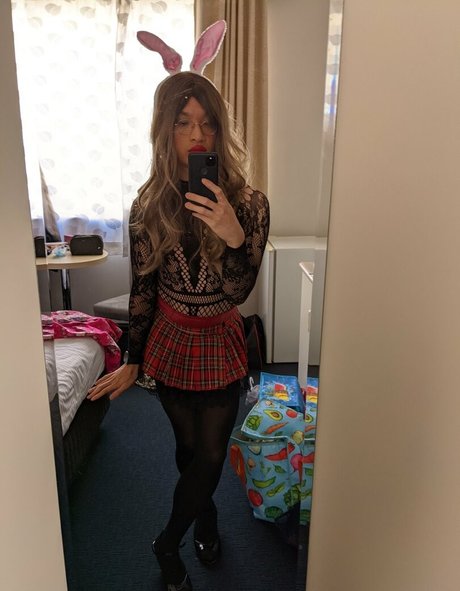 asiansissycd star naked archive