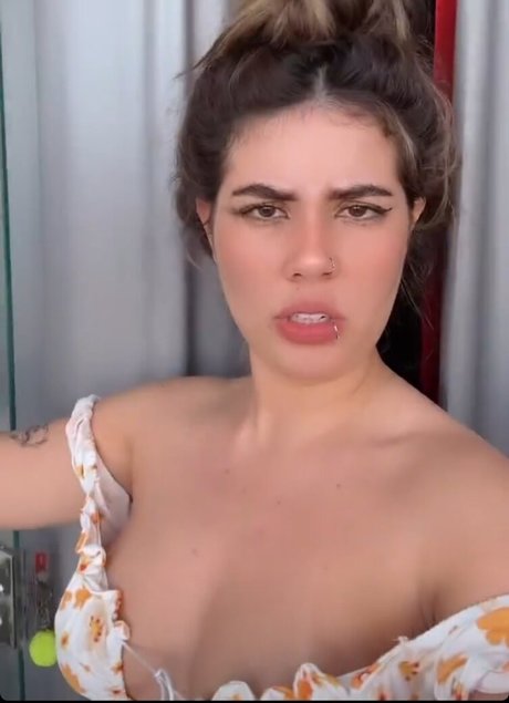 Carlevellyn exclusive actress images