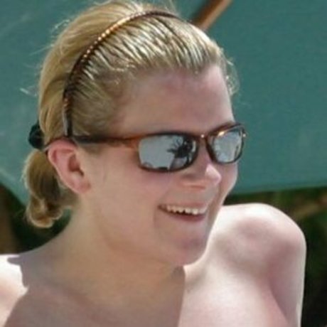 Jane Danson sexy actress gallery