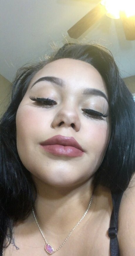 rooxie nude model picture