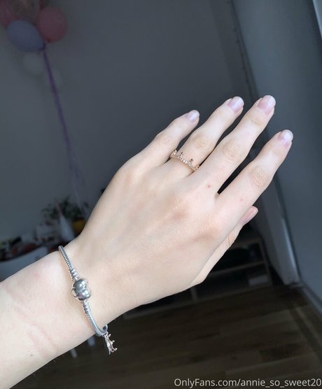 annie so sweet star hd images