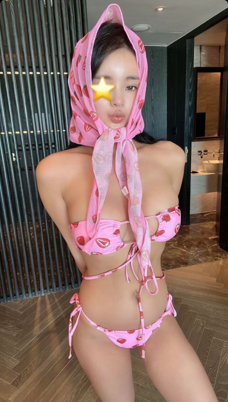 Jeee622 pornstar naked images