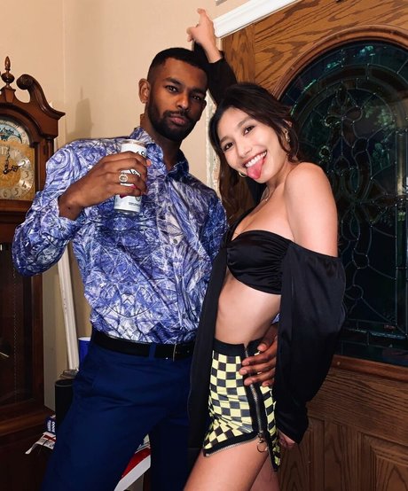 Dommmi nice model pic