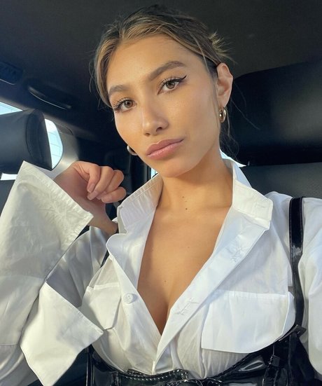 Dommmi pretty actress galleries