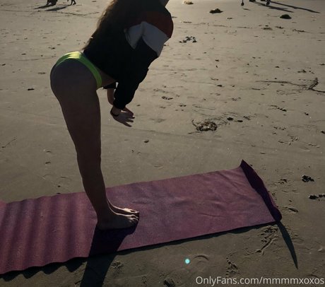 danirivers18 naked actress photo