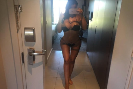 Kahina sexy model photos