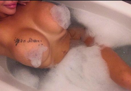 Kahina porn star galleries