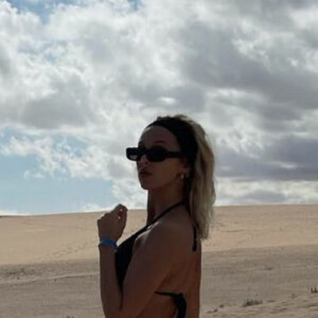 Sara Skowronek adult actress photo