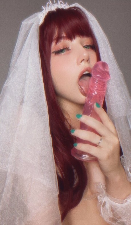 milkypurin model exclusive photos