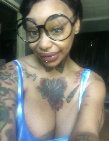 Creamyexotica model adult photo