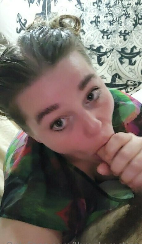 throatpractice model pornographic image