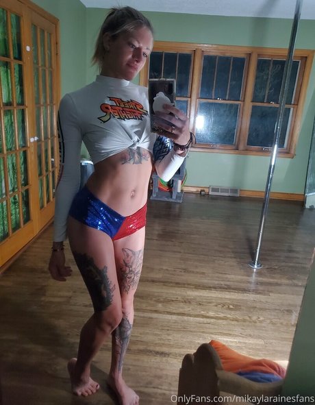 mikaylarainesfans top model pictures