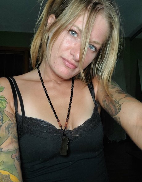 mikaylarainesfans sexy pornstar pic