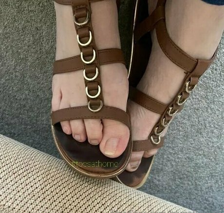 homefortoes nude star gallery