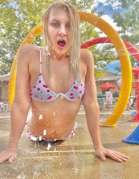 saveaprincess model sexy picture