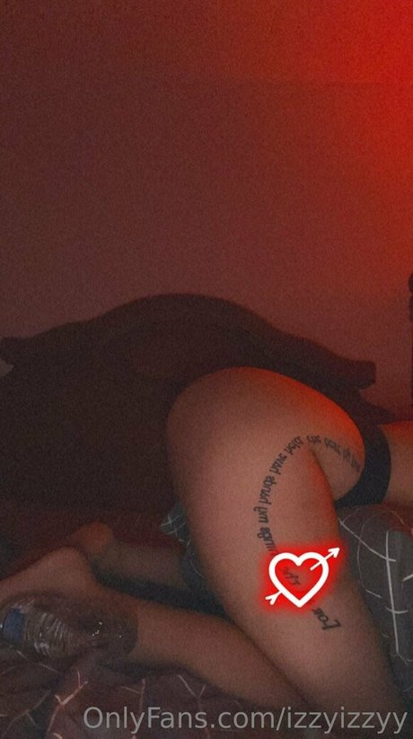 izzyizzyy pornstar nude photo