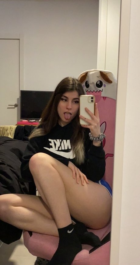 Abbyimu nude model image