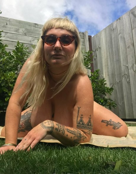 bonnielady nice model img