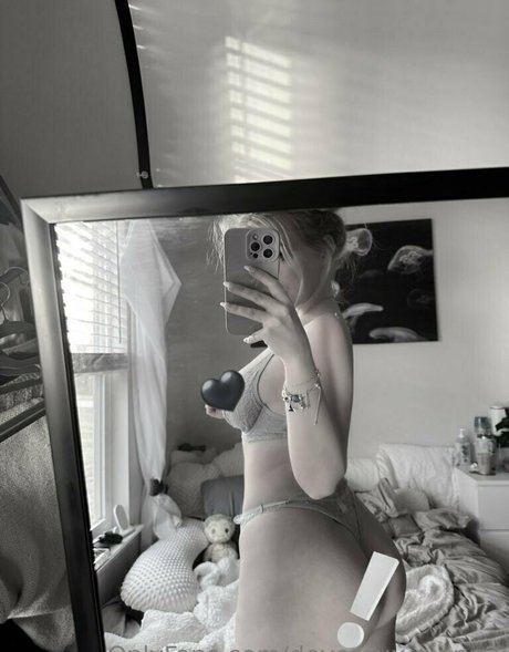 devereux quinn2 model nude image