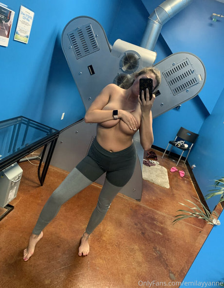 Emilayyy Babayy sex star galleries