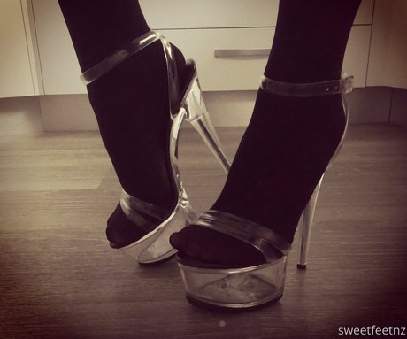 sweetfeetnz art actress galleries