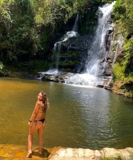 Amanda Ribas model nice archive