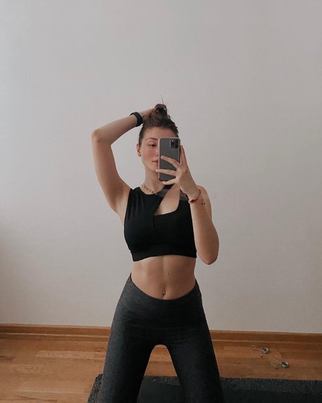 Ilayda Akdogan beautiful actress gallery