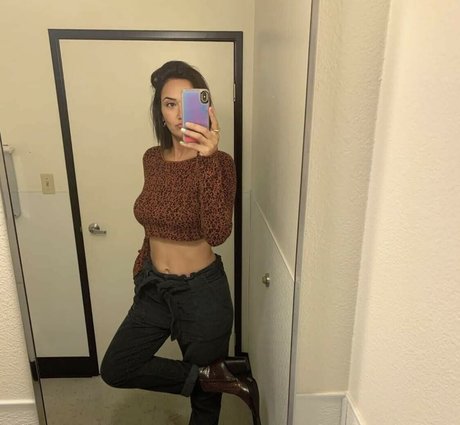 Geo Antoinette exclusive star gallery