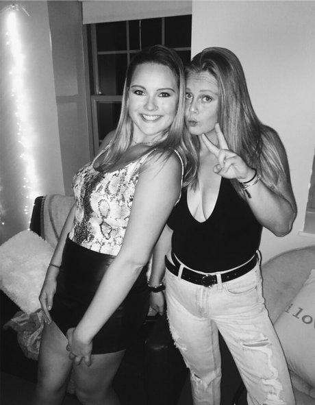 tallgirl onlyfans erotic img