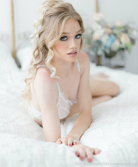 lizzysweetsofficial nudes actress img