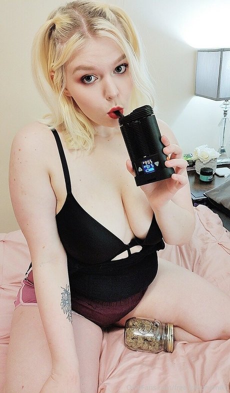 free kitsunemiku star nudes pic