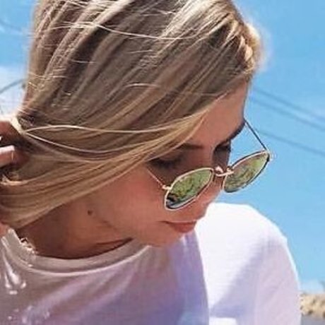 Izza Kowalski high quality actress gallery