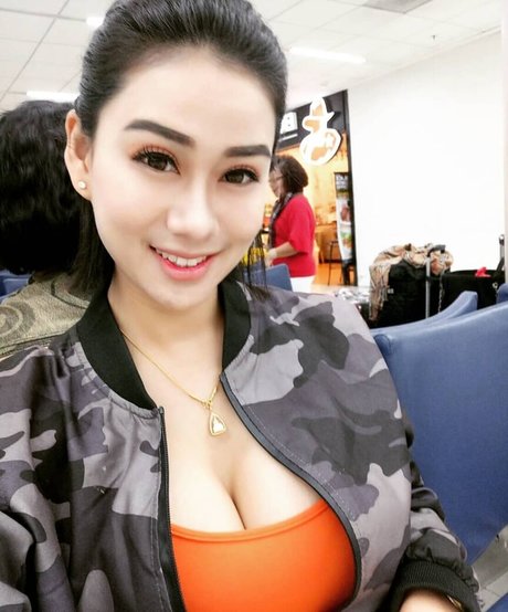 Saowalak Saifak pornographic actress gallery