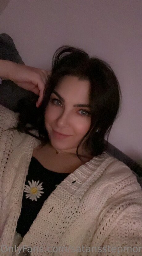 stepmommydaisy model beautiful photo