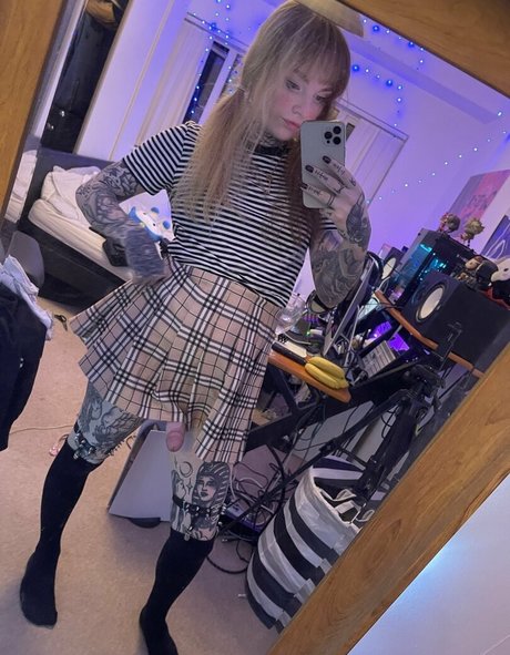 emilypiexo star sexy picture