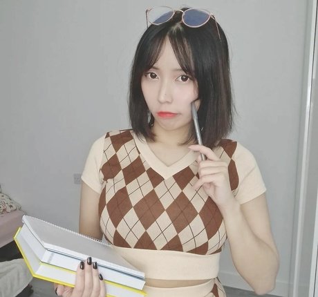 Erkleve model sex pic