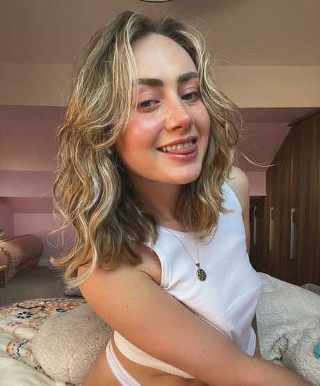 Lanaivy free pornstar pictures