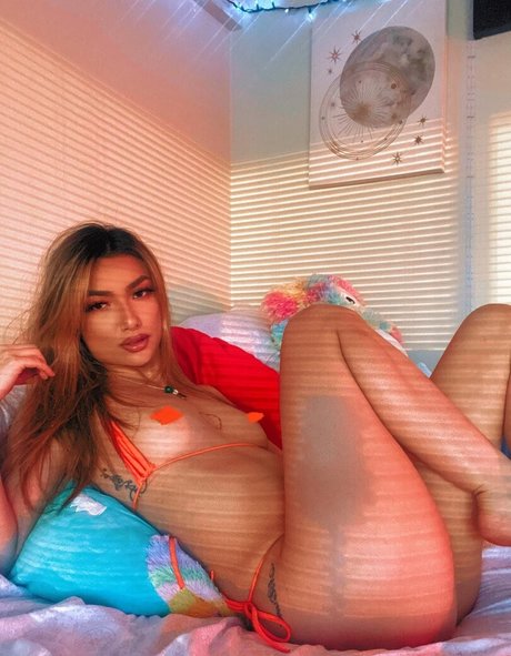 notoriousjadee art star gallery